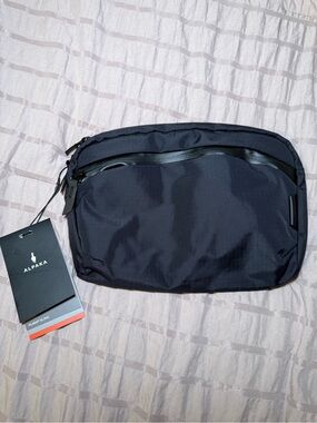 ALPAKA 2L Flight Sling - Black Crossbody Pouch